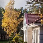 Dworek Mysliwski Villa *