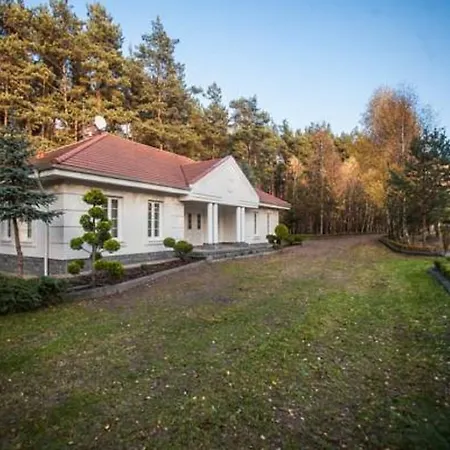 Dworek Mysliwski فيلة هاجوكوفه