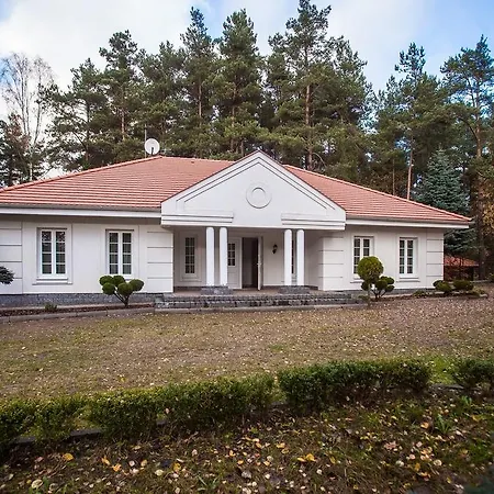 فيلة Dworek Mysliwski هاجوكوفه