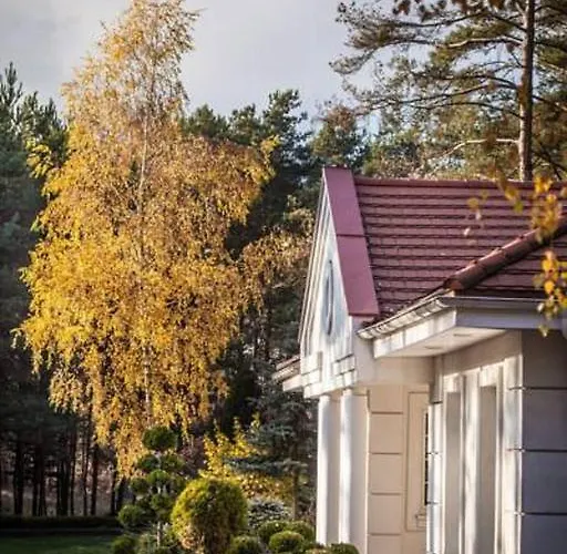 Dworek Mysliwski Villa *