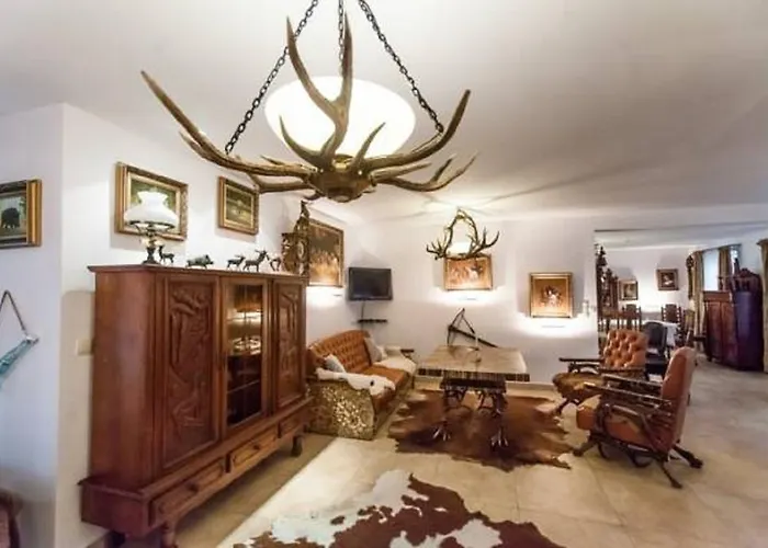 Dworek Mysliwski Villa *